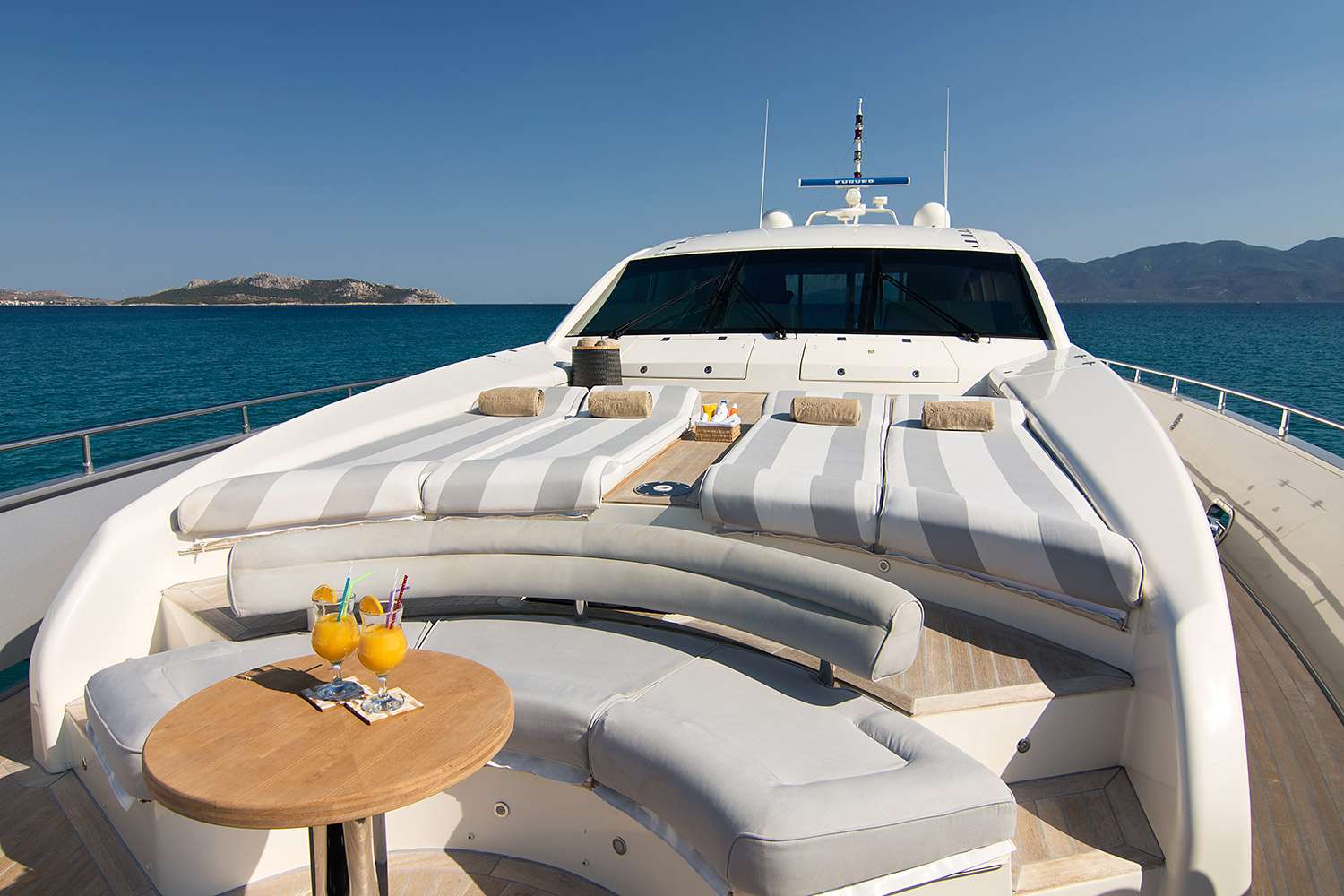 luxury motor yacht charters